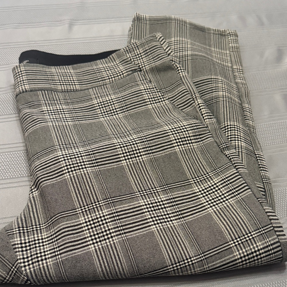Simply Vera Vera Wang Black and Gray Plaid Capri Pants